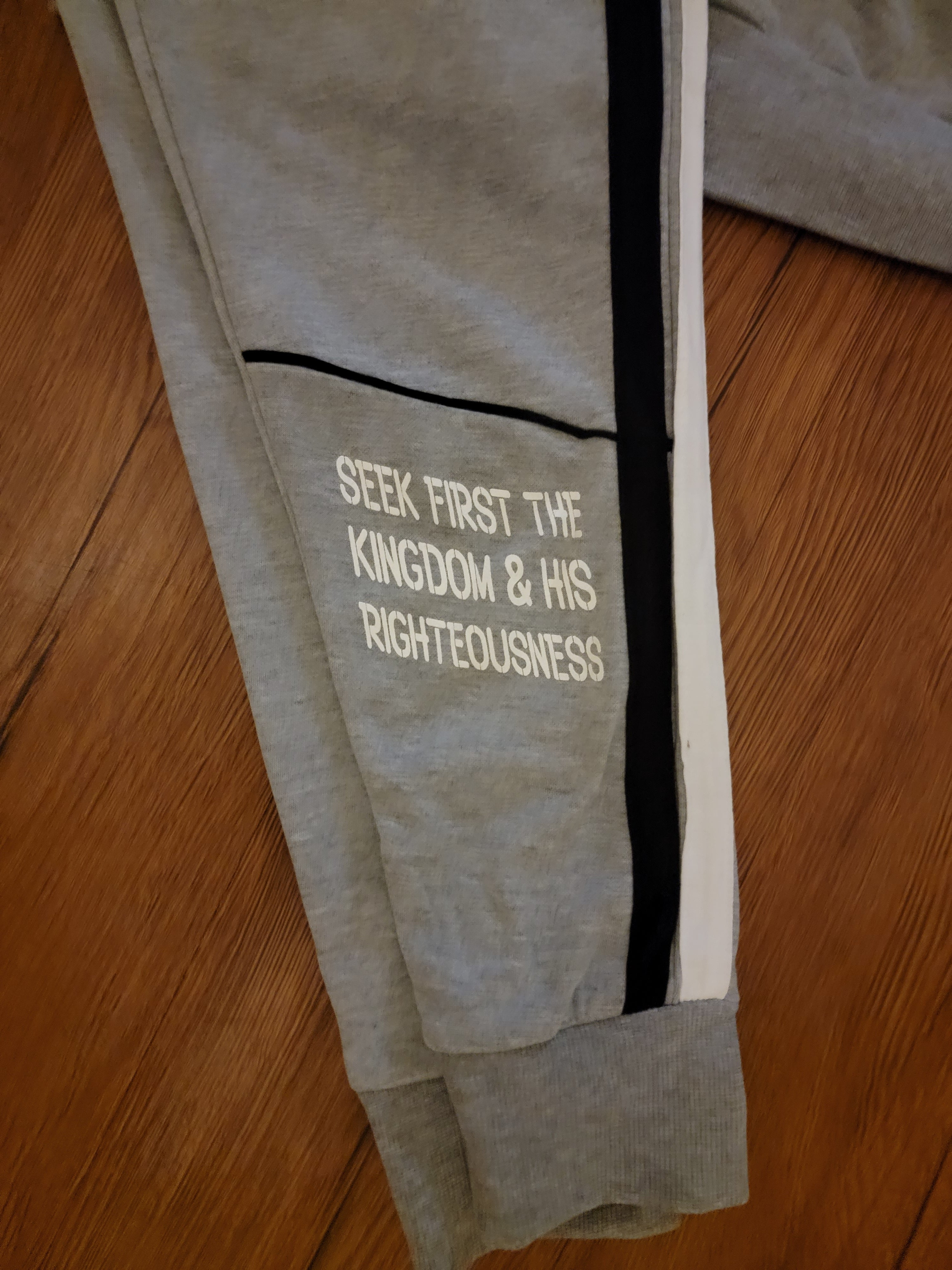 SOS Seek First Jogger Set (Gray)